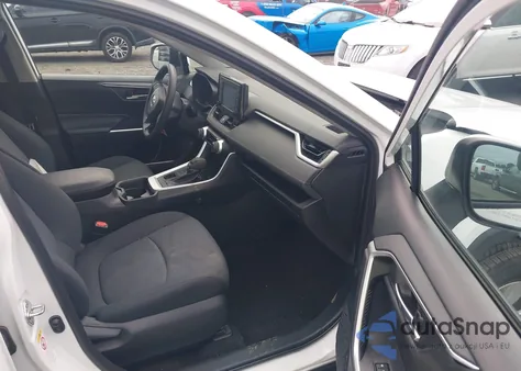 2019 Toyota Rav4 Xle z USA, uszkodzony, nr VIN 2T3P1RFV1KW030366